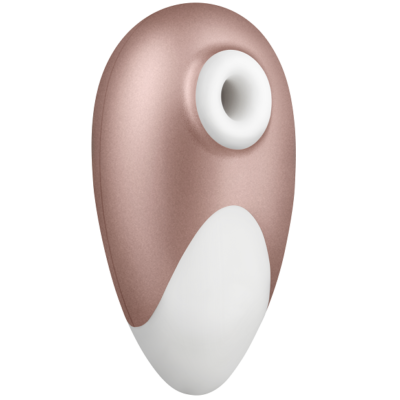 Imagem de um vibrador feminino com design elegante em formato oval, acabamento rosé metálico e detalhes em branco. O dispositivo apresenta uma abertura circular na parte superior, criado para proporcionar prazer através de pulsações de ar, oferecendo uma experiência inovadora, intensa e sofisticada para o bem-estar íntimo.