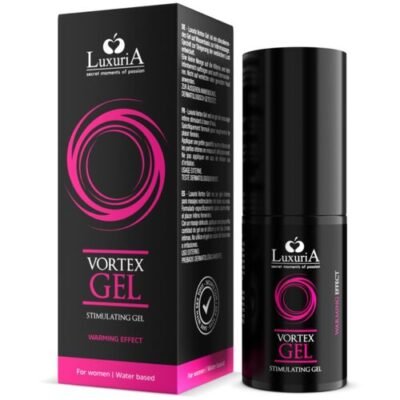 Imagem de um frasco de LuxuriA Vortex Gel em embalagem preta com detalhes em rosa. O produto é descrito como um gel estimulante de efeito aquecedor, desenvolvido para mulheres, à base de água. A embalagem traz o logotipo da marca LuxuriA, composto por uma maçã estilizada com uma folha, e a frase 'Secret moments of passion'. Esse gel promete intensificar sensações e proporcionar uma experiência mais prazerosa durante a intimidade.